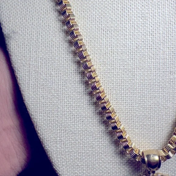 10kt gold chain and charm